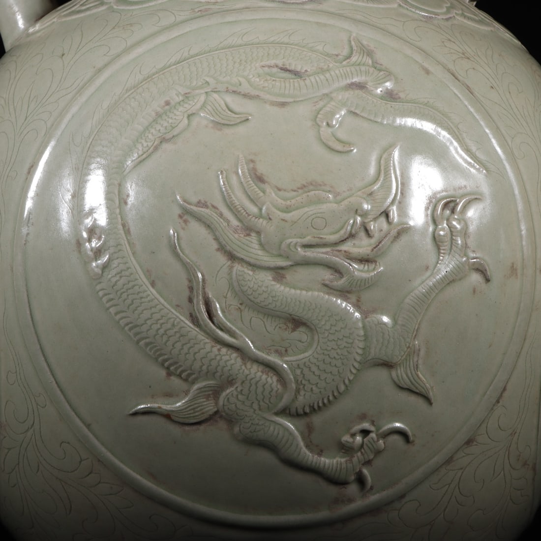 An Exquisite Yue yao Celadon Dragon Pattern Jar - 2