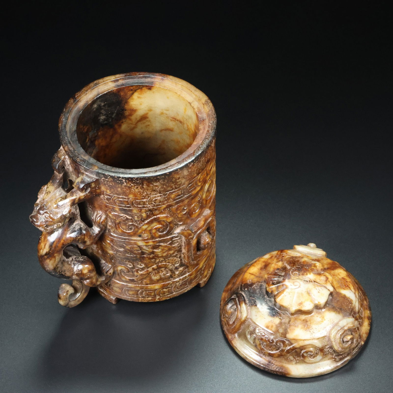 An Exquisite White Jade Dragon Pattern Goblet - 2