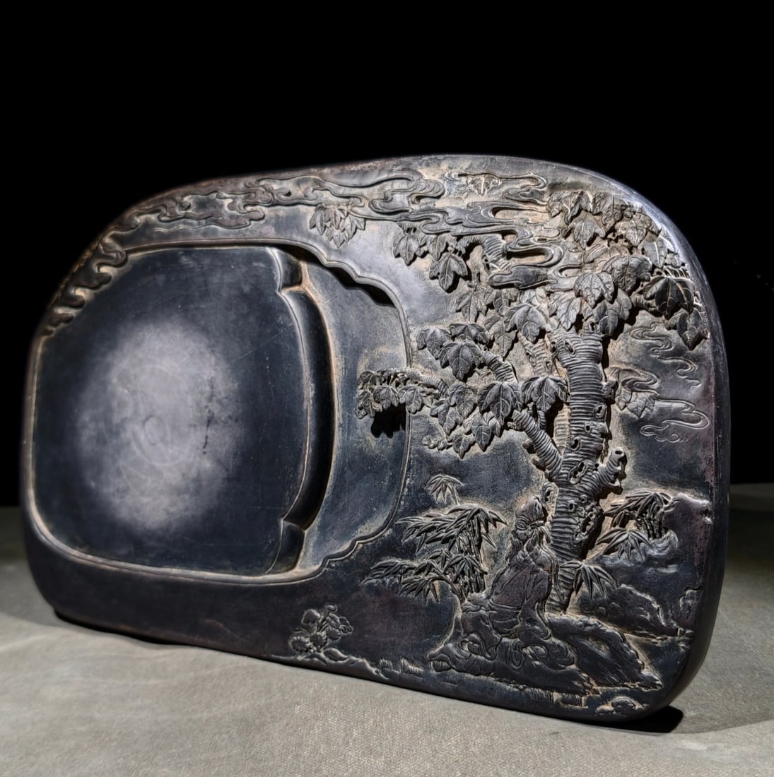 An Exquisite Landscape and Figure Pattern with poem Inkstone: An Exquisite Landscape and Figure Pattern with poem Inkstone Shang xianliu Size:39cmx24.5cmx3.6cm (The Dimensions Of All Batches Are Manually Measured.If You Need More Detailed Information, Please Con