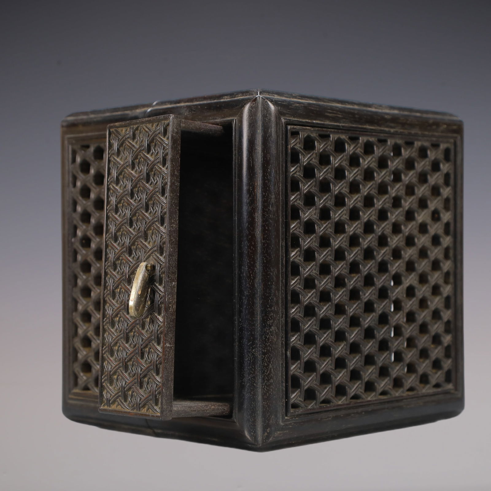 A Exquisite Zitanwood Box - 6