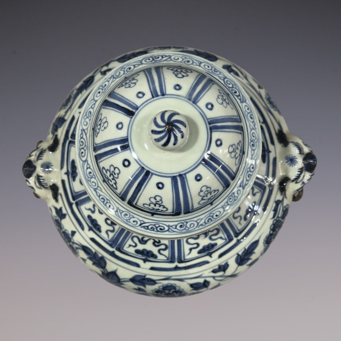 An Exquisite Blue and White Lotus Pattern Dragon Pattern Double-Ears Jar - 6