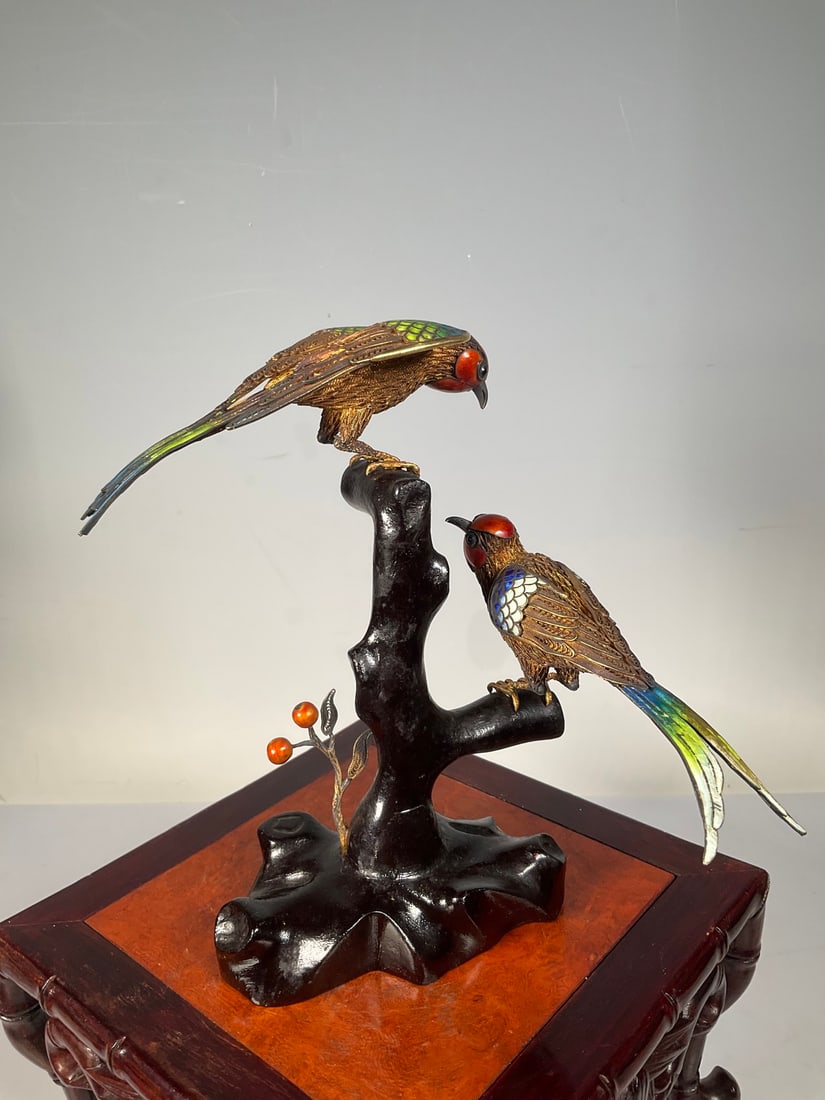 A Pair of Exquisite Gilt Silver Bird Ornament: A Pair of Exquisite Gilt Silver Bird Ornament Qing Dynasty, China Size:17cm Size:13cm Weight:224g (The Dimensions Of All Batches Are Manually Measured.If You Need More Detailed Information, Please