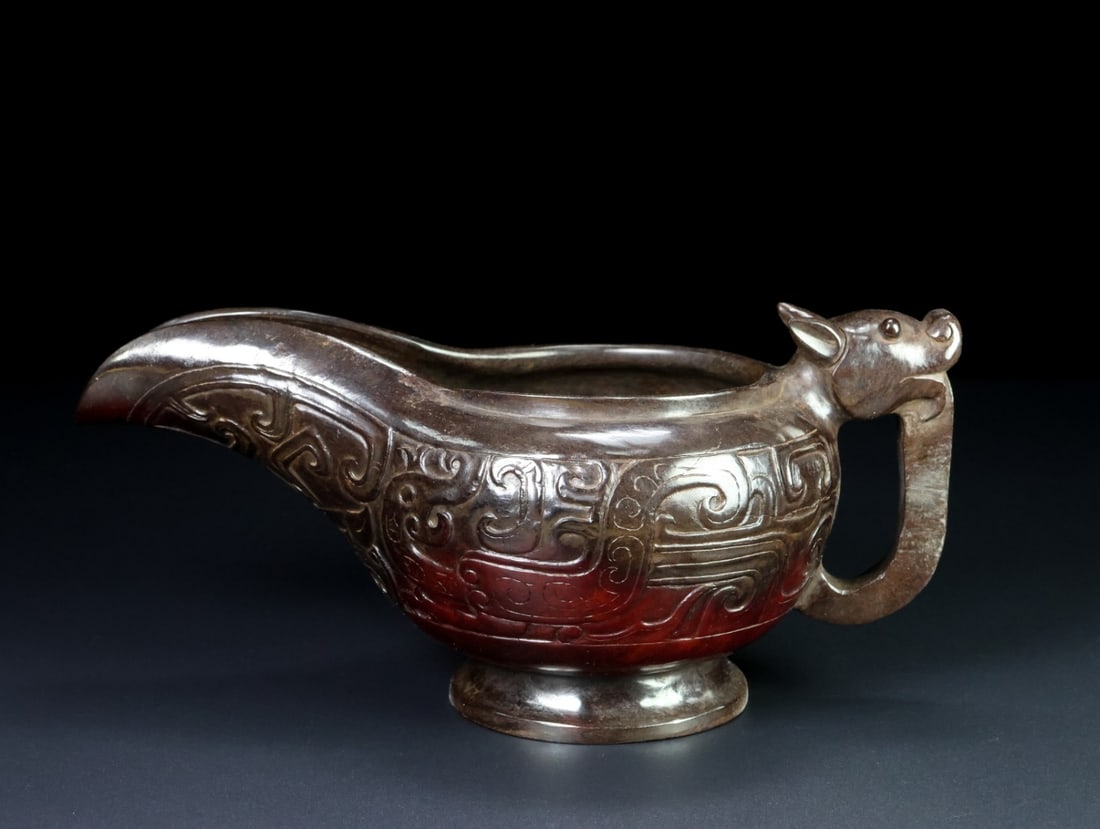 An Exquisite White Jade Ewer - 5