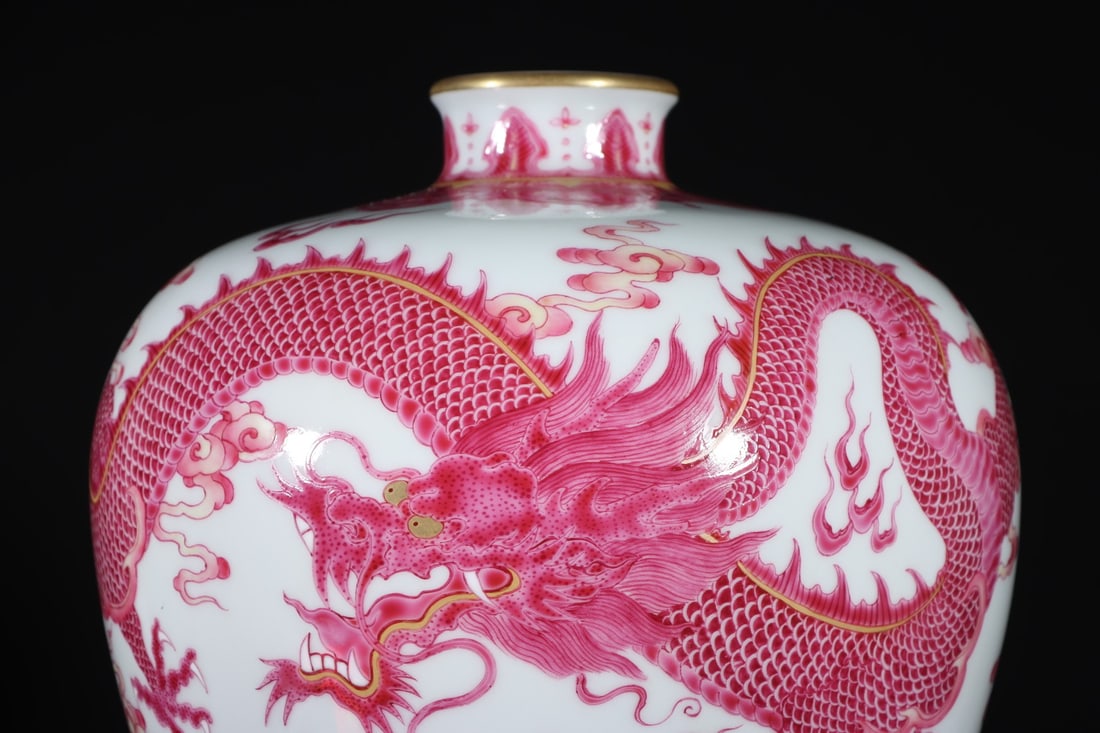 An Exquisite Ruby Red-Glazed Painted Gold Seawater Pattern Dragon Pattern Vase - 4