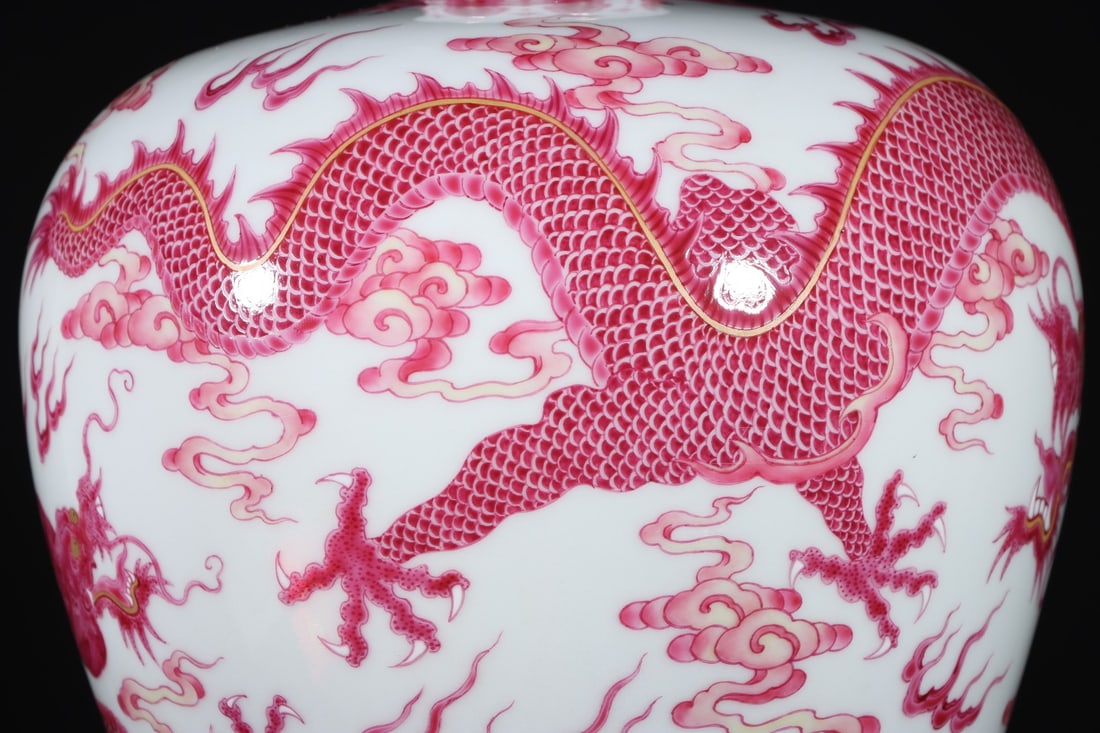 An Exquisite Ruby Red-Glazed Painted Gold Seawater Pattern Dragon Pattern Vase - 6