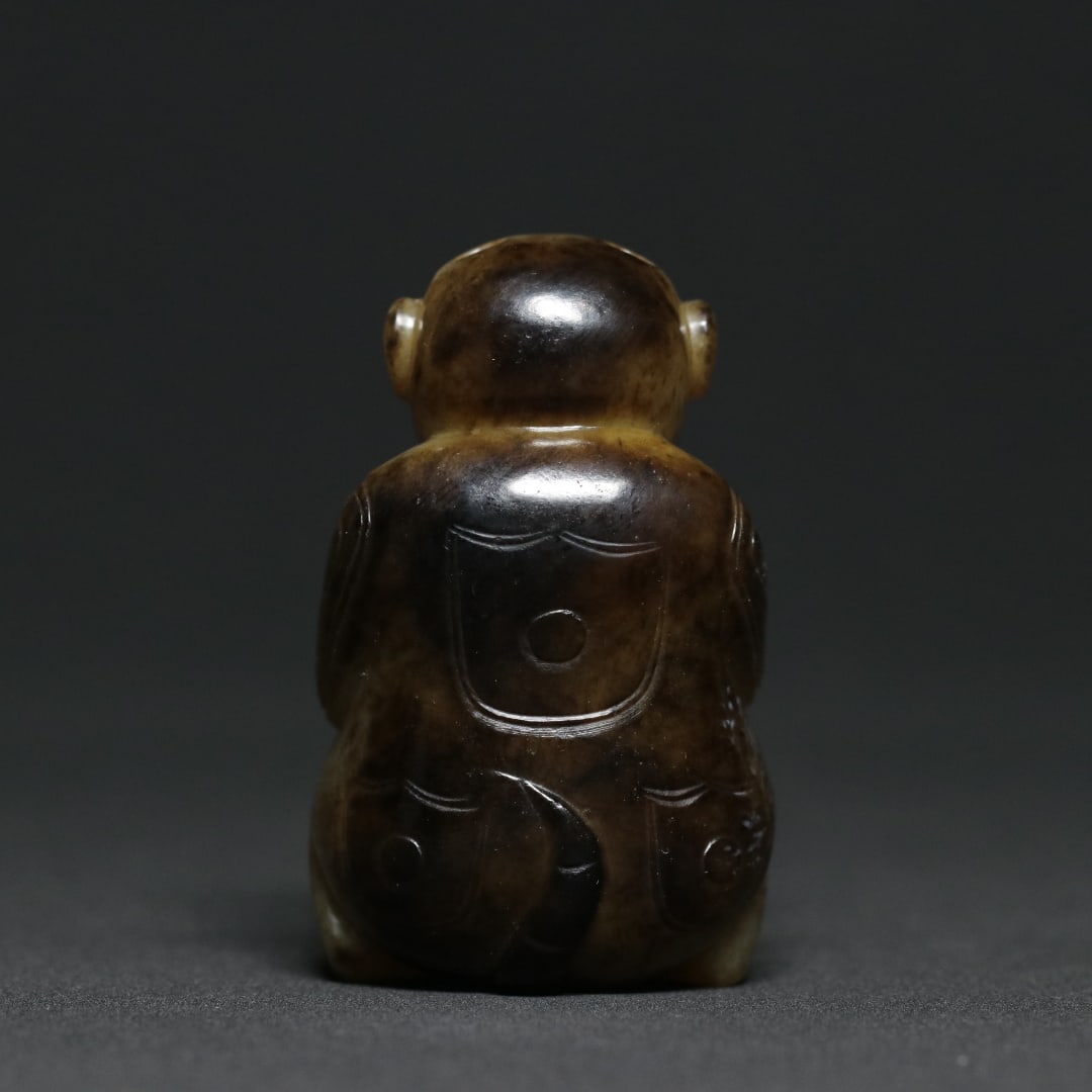 An Exquisite White Jade Monkey Pendant - 3