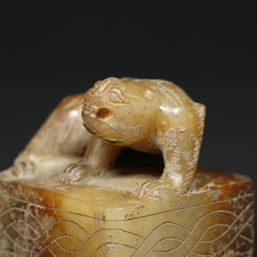 An Exquisite White Jade Tiger Seal - 5