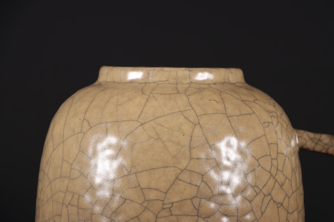 An Exquisite Ge yao Vase - 3