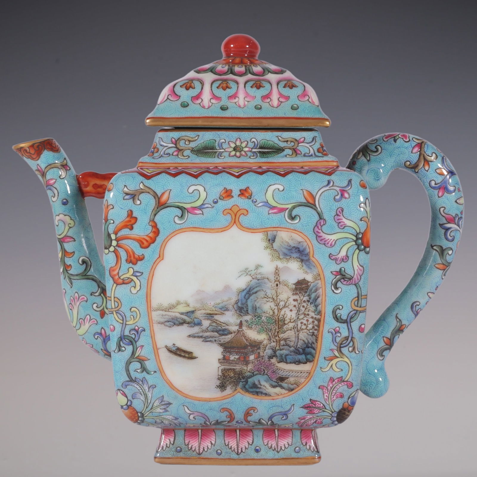 An Exquisite Enamel Green Ground Lotus Pattern Landscape Pattern Teapot: An Exquisite Enamel Green Ground Lotus Pattern Landscape Pattern Teapot Qing Dynasty, China Qianlong Four-character Mark Size:17.5cmx11cm (The Dimensions Of All Batches Are Manually Measured.If You Ne