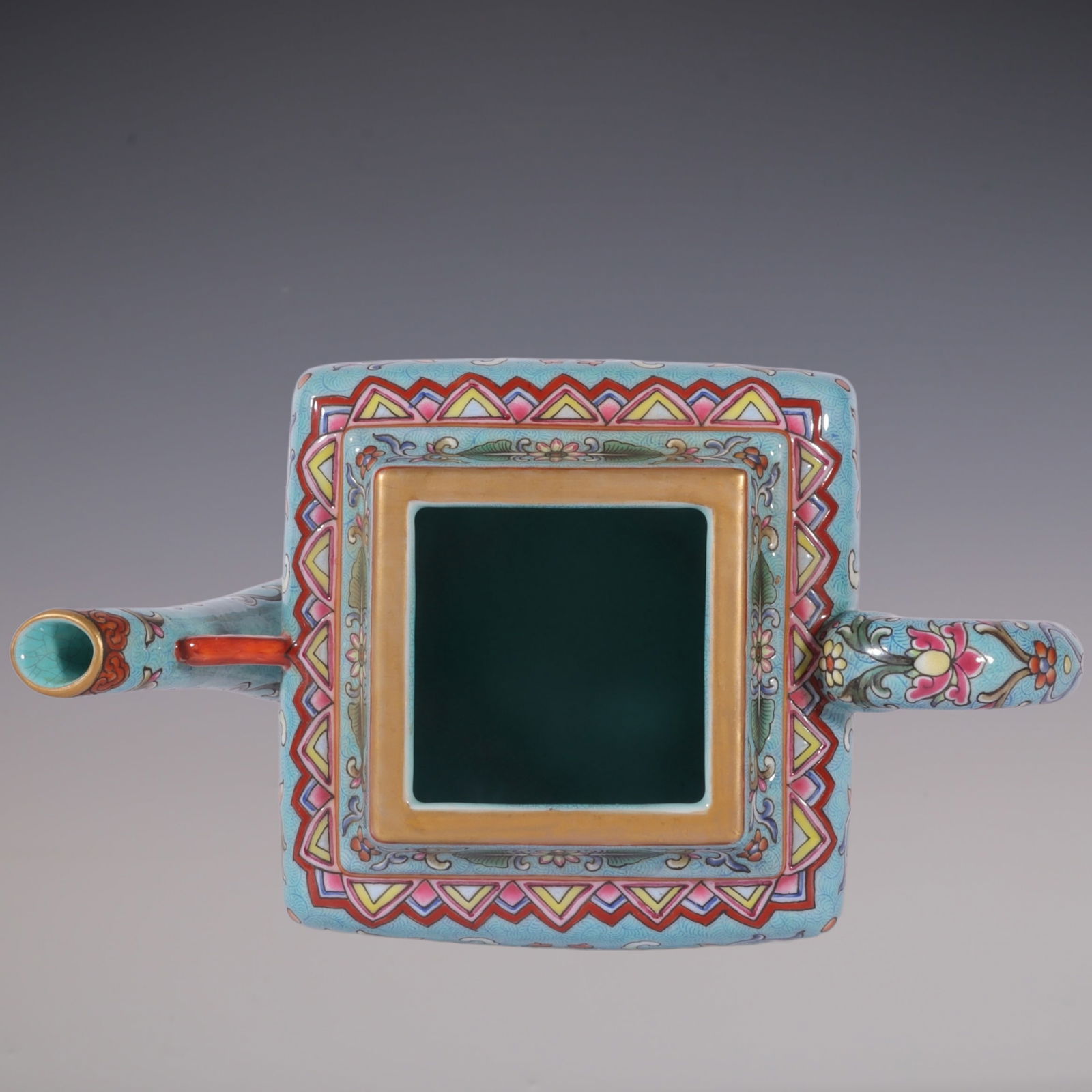 An Exquisite Enamel Green Ground Lotus Pattern Landscape Pattern Teapot - 7