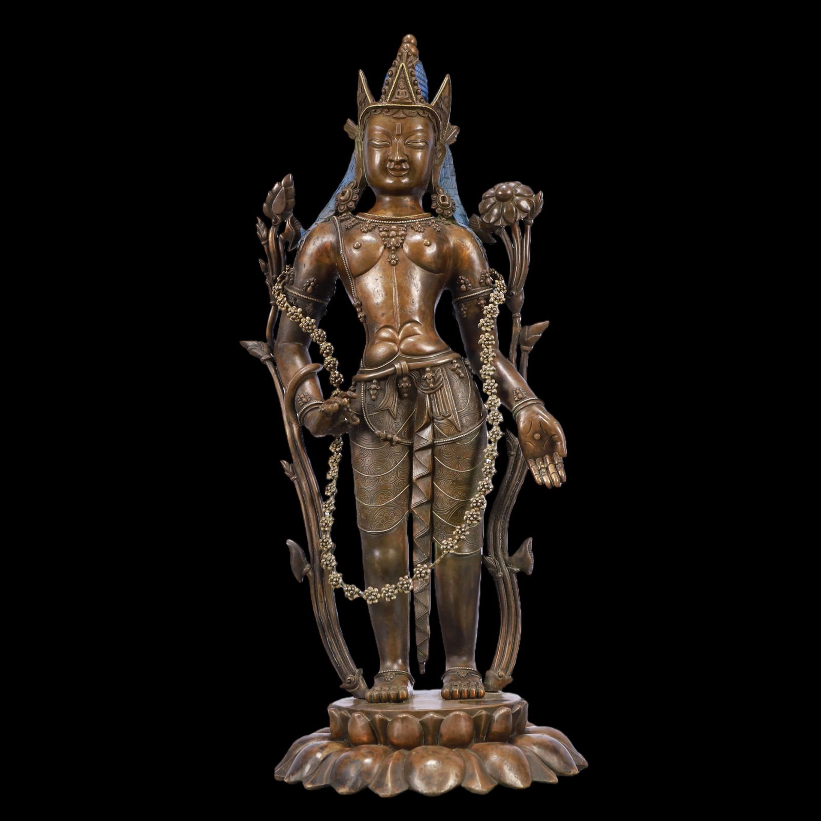 A Exquisite Coppery Statue of Tara: A Exquisite Coppery Statue of Tara Ming Dynasty, China Size:17cmx42cm Weight:4650g (The Dimensions Of All Batches Are Manually Measured.If You Need More Detailed Information, Please Contact Our