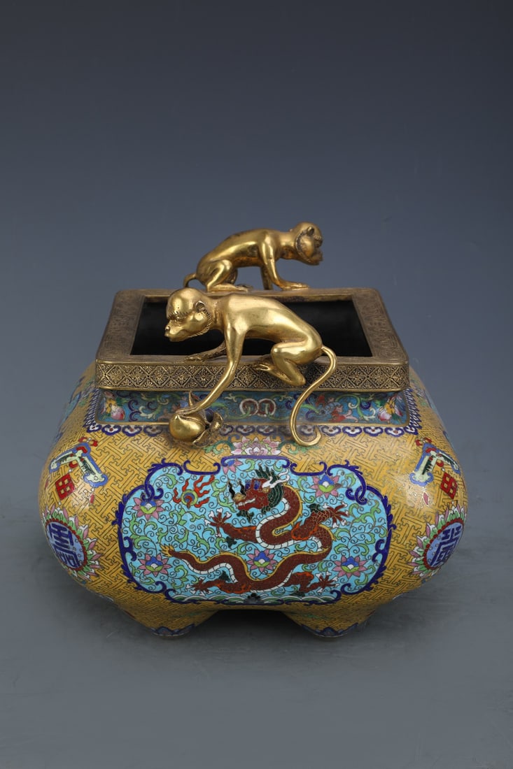 An Exquisite Cloisonne Lotus Pattern Dragon Pattern Double-Ears Censer - 3
