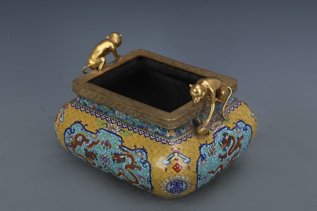 An Exquisite Cloisonne Lotus Pattern Dragon Pattern Double-Ears Censer - 4