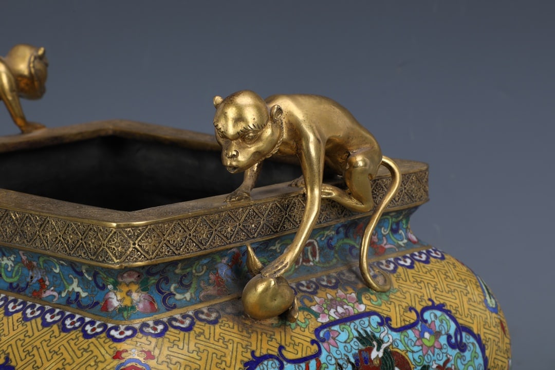 An Exquisite Cloisonne Lotus Pattern Dragon Pattern Double-Ears Censer - 6