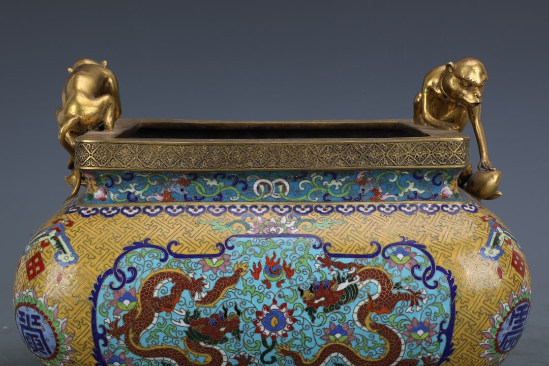 An Exquisite Cloisonne Lotus Pattern Dragon Pattern Double-Ears Censer - 7