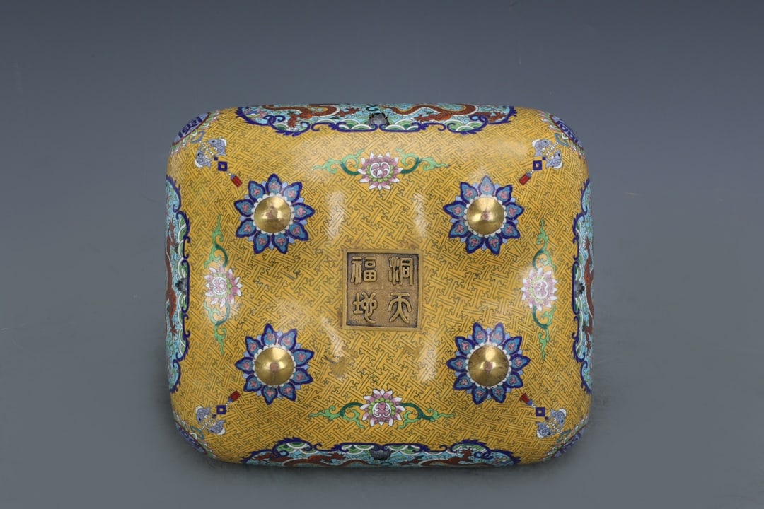 An Exquisite Cloisonne Lotus Pattern Dragon Pattern Double-Ears Censer - 9