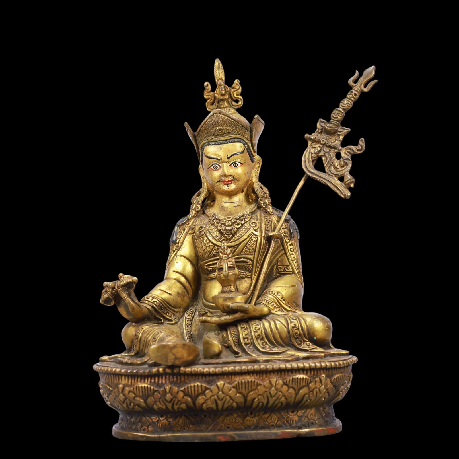 A Exquisite Gilt Bronze Buddha statue: A Exquisite Gilt Bronze Buddha statue Ming Dynasty, China Size:12cmx10cmx22cm Weight:1450g (The Dimensions Of All Batches Are Manually Measured.If You Need More Detailed Information, Please Contact Ou