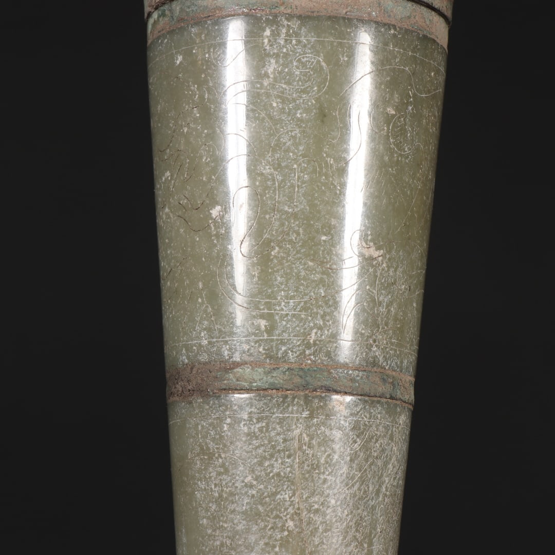 An Exquisite White Jade Brush Pot - 2