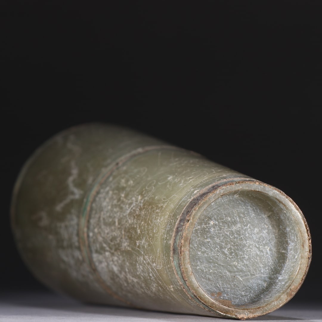 An Exquisite White Jade Brush Pot - 9