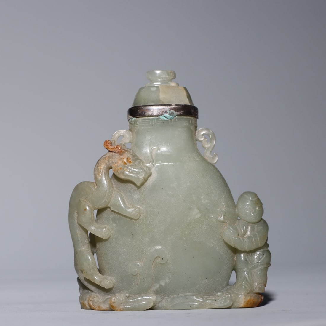 An Exquisite White Jade Dragon Pattern Figure Pattern Snuff Bottle - 2