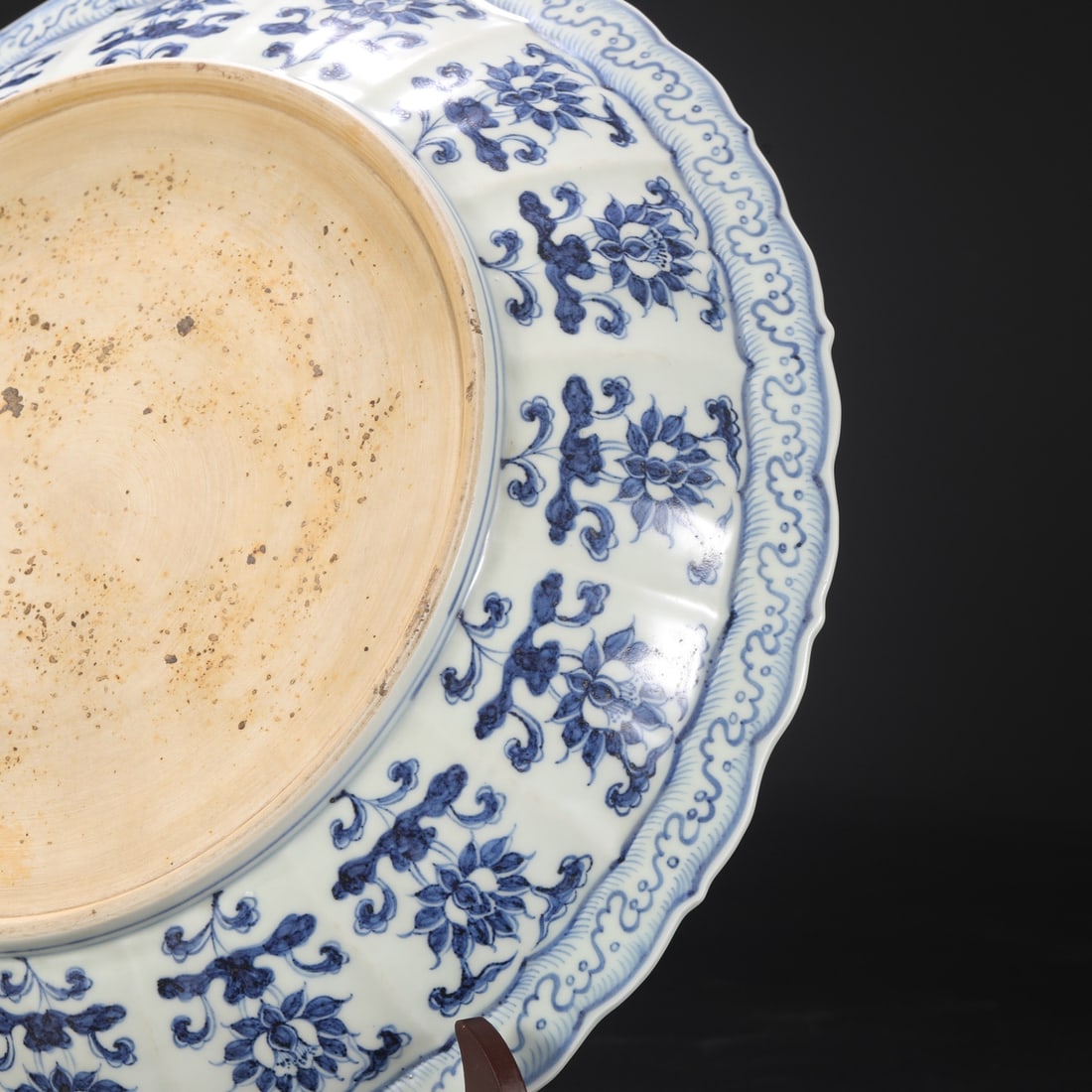 An Exquisite Blue and White Lotus Pattern Flower Pattern Plate - 8