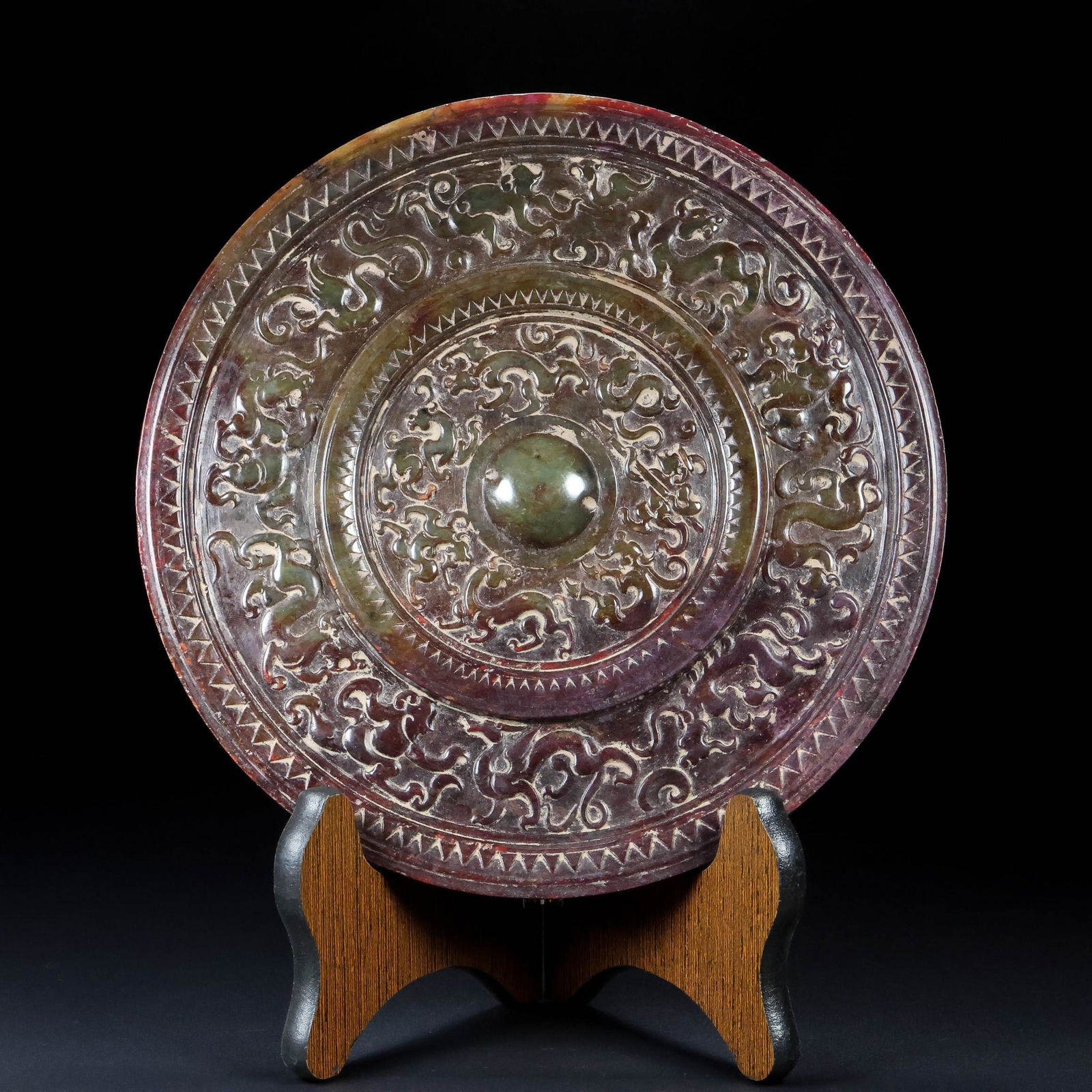 An Exquisite White Jade Auspicious Beast Pattern Round Mirror: An Exquisite White Jade Auspicious Beast Pattern Round Mirror Han Dynasty, China Size:21cmx2.5cm Weight:1009g (The Dimensions Of All Batches Are Manually Measured.If You Need More Detailed