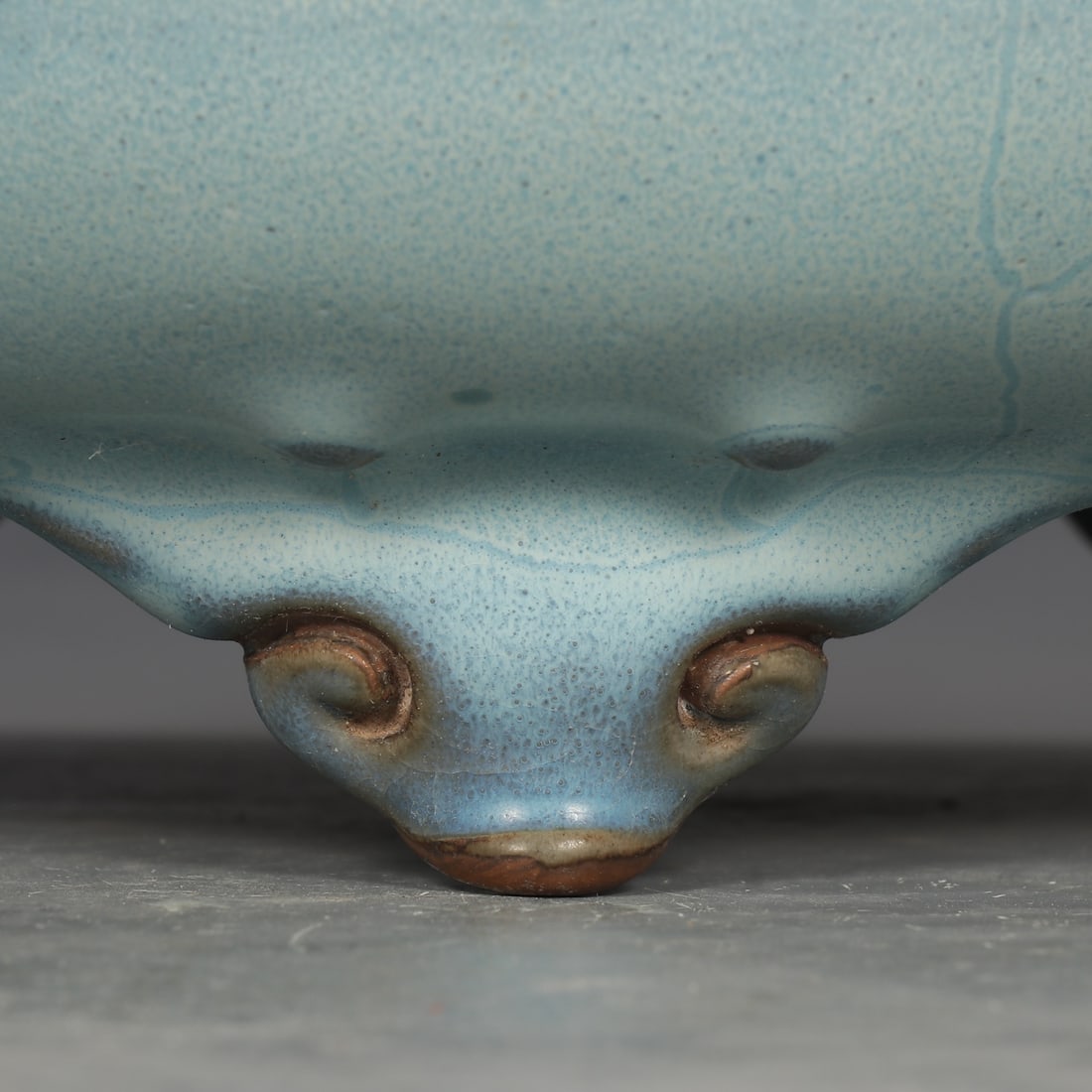 An Exquisite Jun yao Tripod Brush Washer - 8