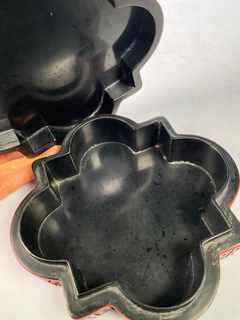 An Exquisite Carved Red Lacquer Flower Pattern Box - 7