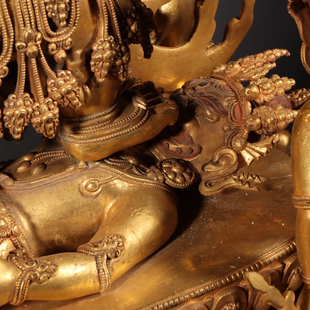 An Exquisite Gilt Bronze Buddha Statue - 17