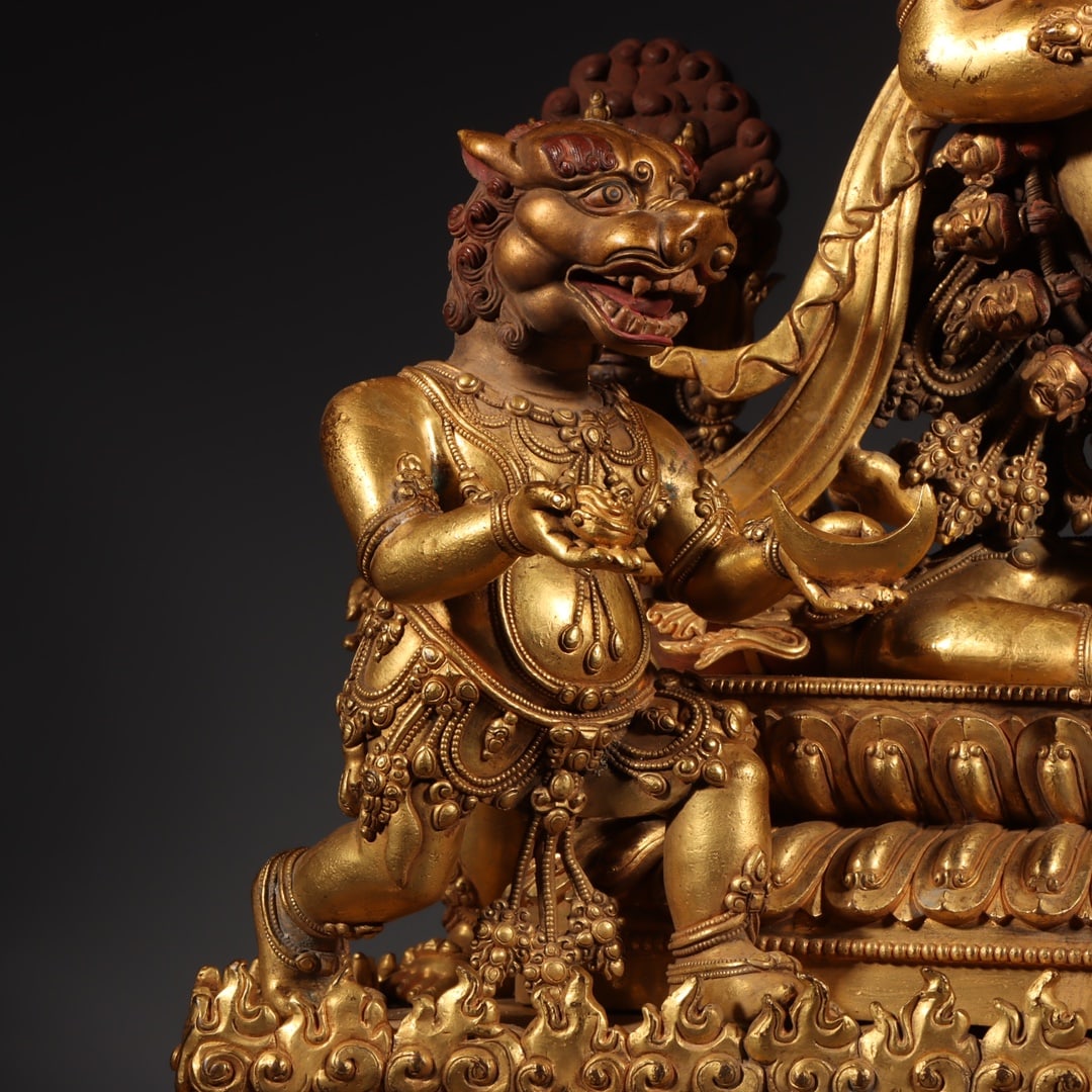 An Exquisite Gilt Bronze Buddha Statue - 3