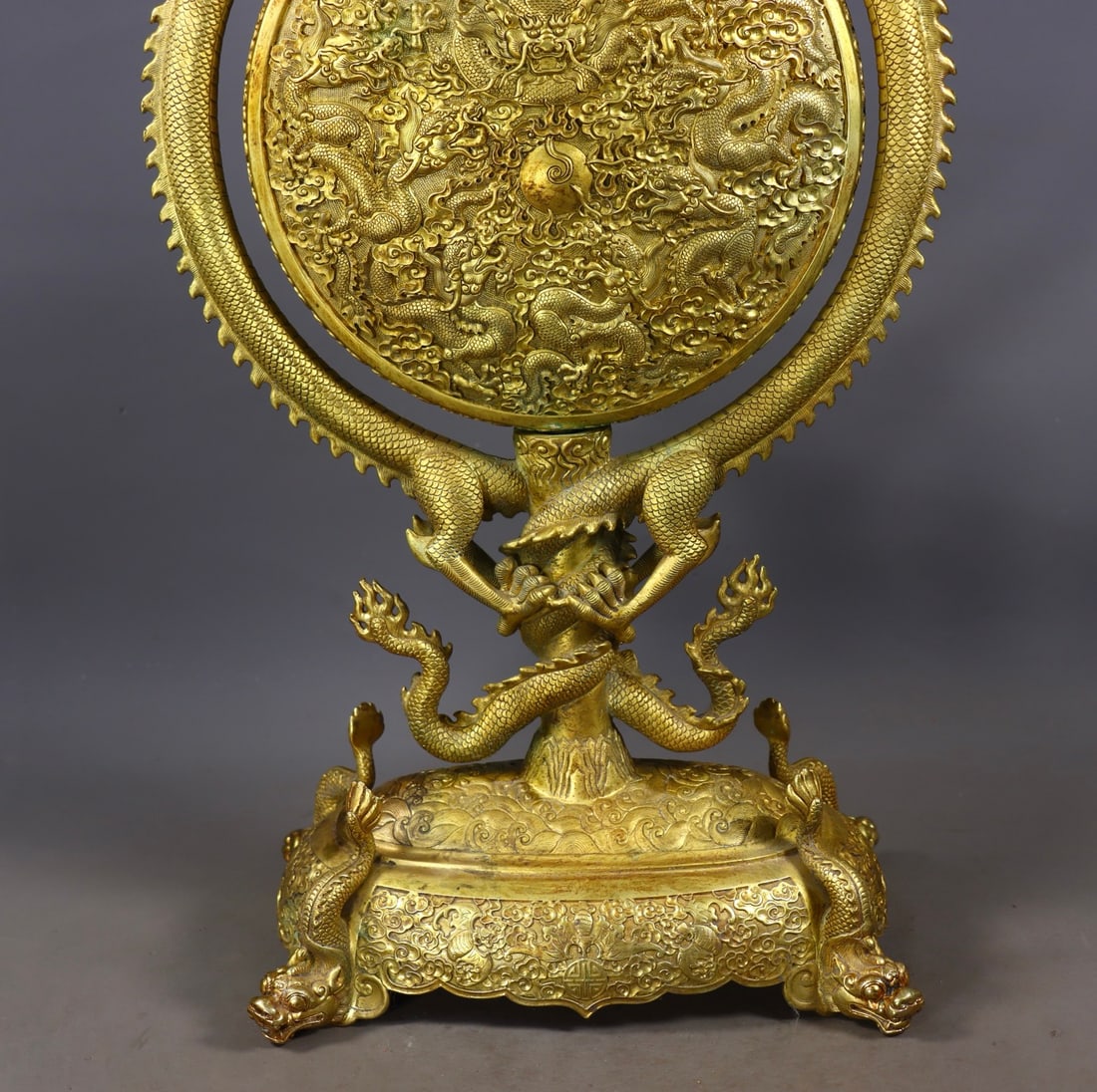 An Exquisite Gilt Bronze Dragon Pattern Screen - 7