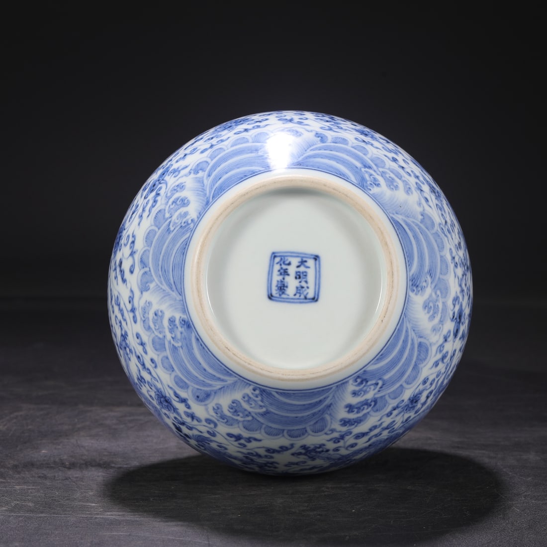 An Exquisite Blue and White Lotus Pattern Dragon Pattern Seawater Pattern Vase - 9