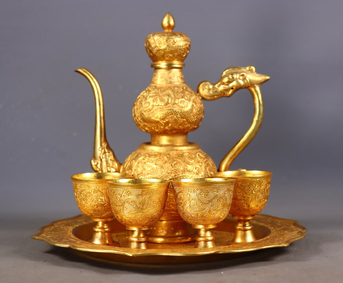 A Set of Fine Gilt Bronze Dragon Pattern Ewer Cup (1 of 9)