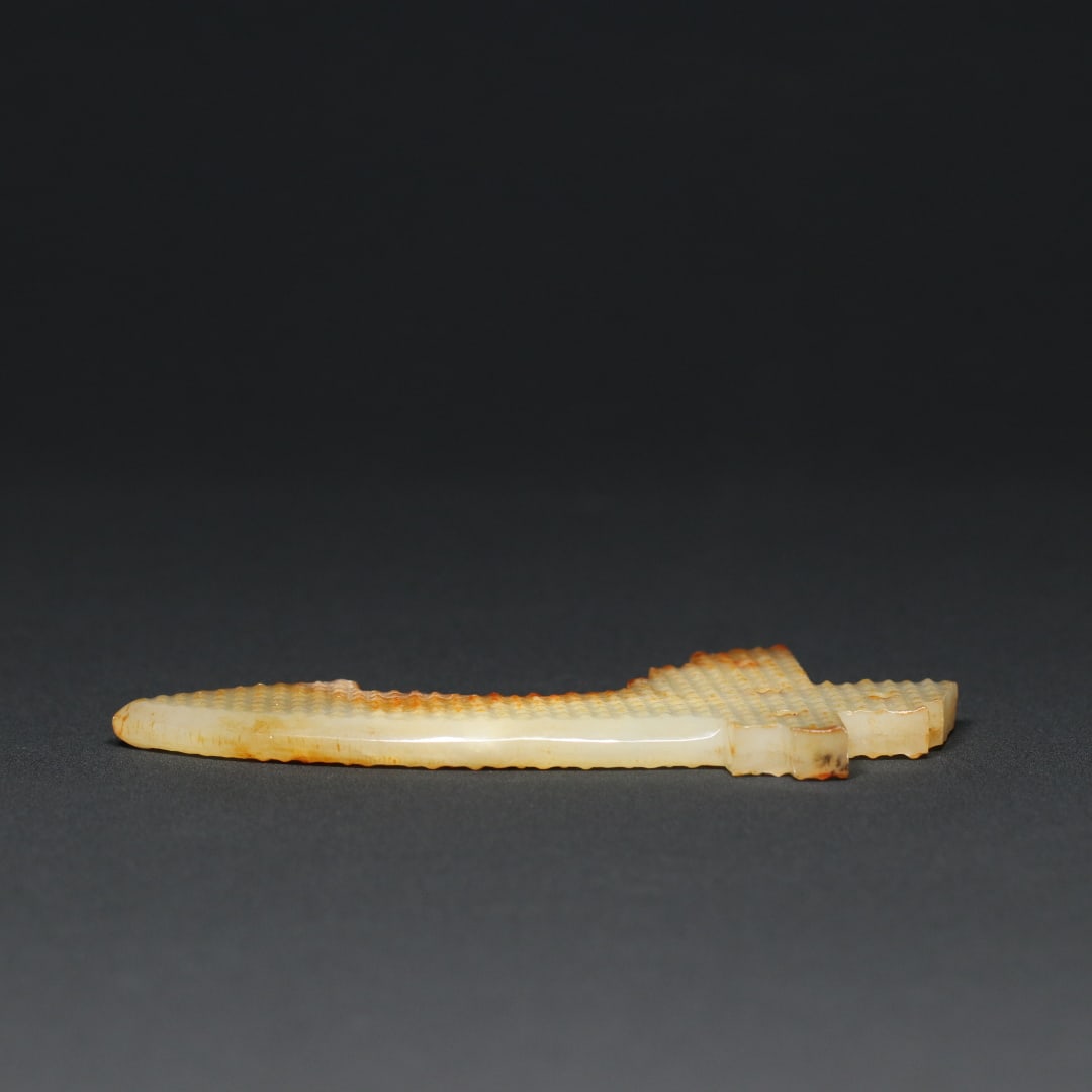 An Exquisite White Jade Ornament - 3