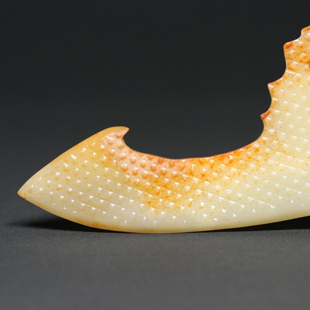 An Exquisite White Jade Ornament - 5