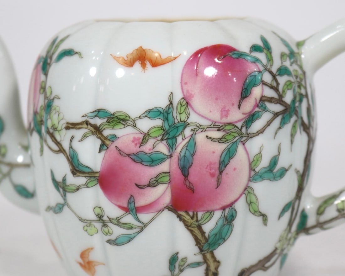 An Exquisite Enamel Bats and Peach Pattern Teapot - 6