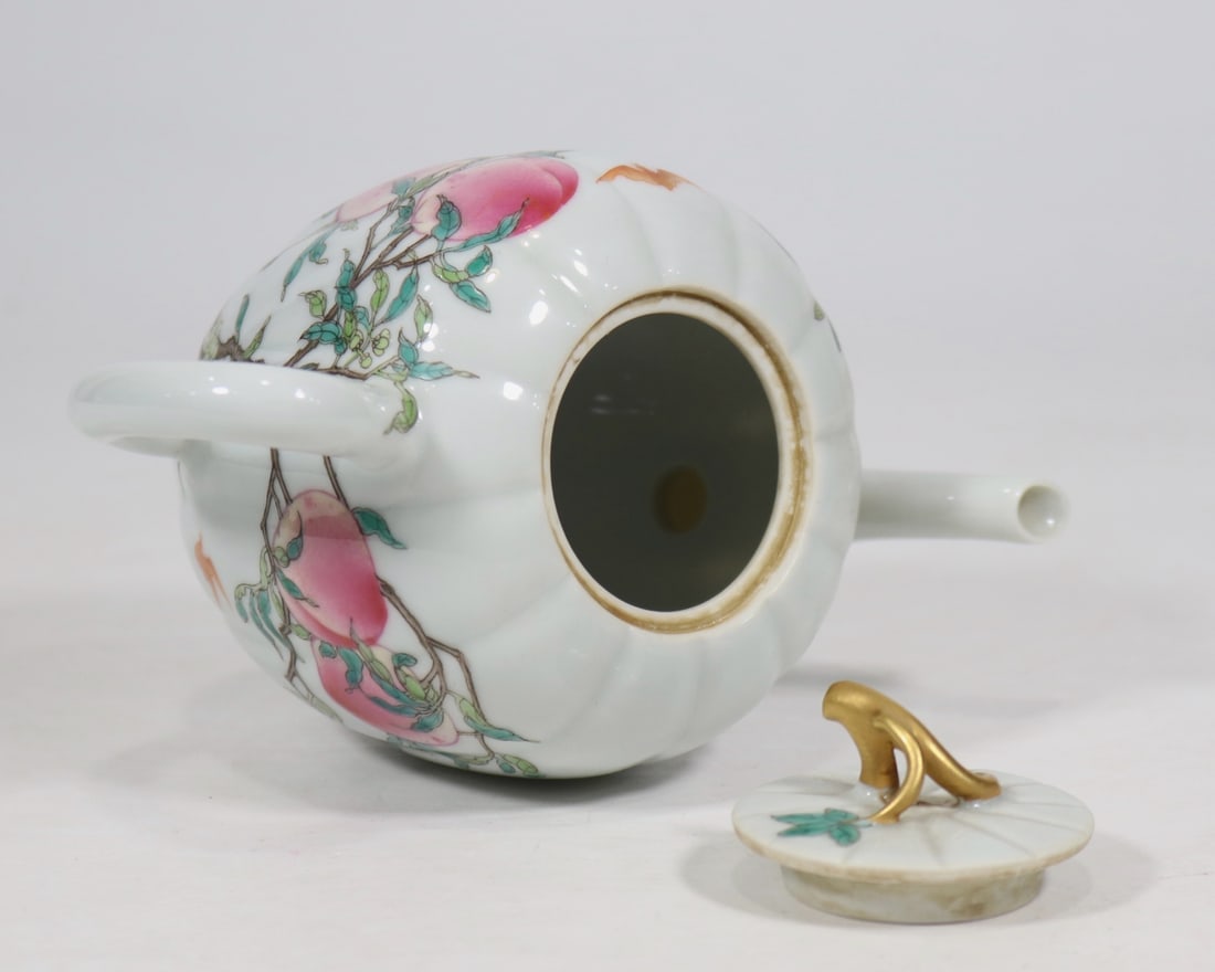 An Exquisite Enamel Bats and Peach Pattern Teapot - 8