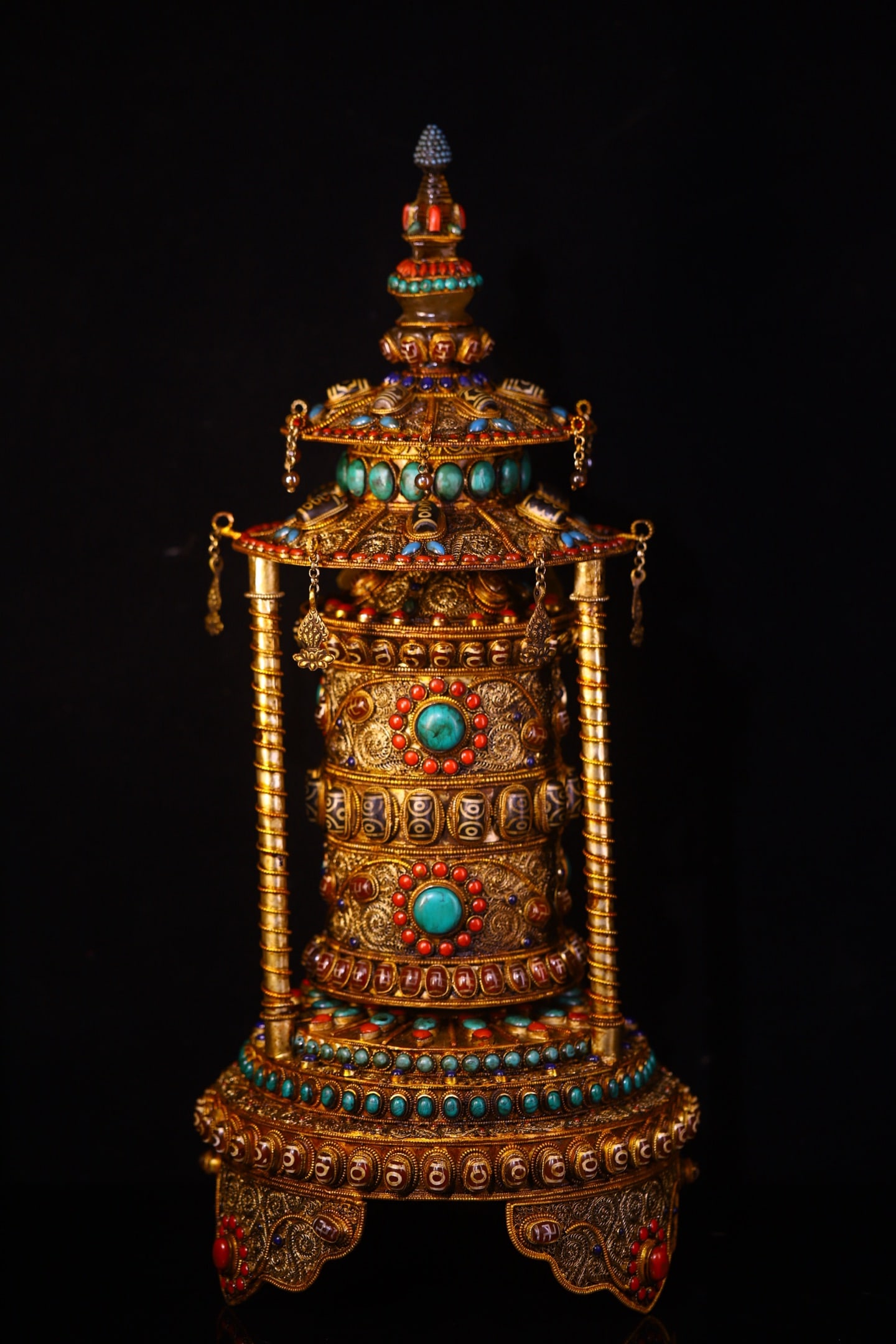 An Exquisite Silver Inlaid Gems Pagoda: An Exquisite Silver Inlaid Gems Pagoda Qing Dynasty, China Size:57cmx24cm Weight:4450g (The Dimensions Of All Batches Are Manually Measured.If You Need More Detailed Information, Please Contact Our