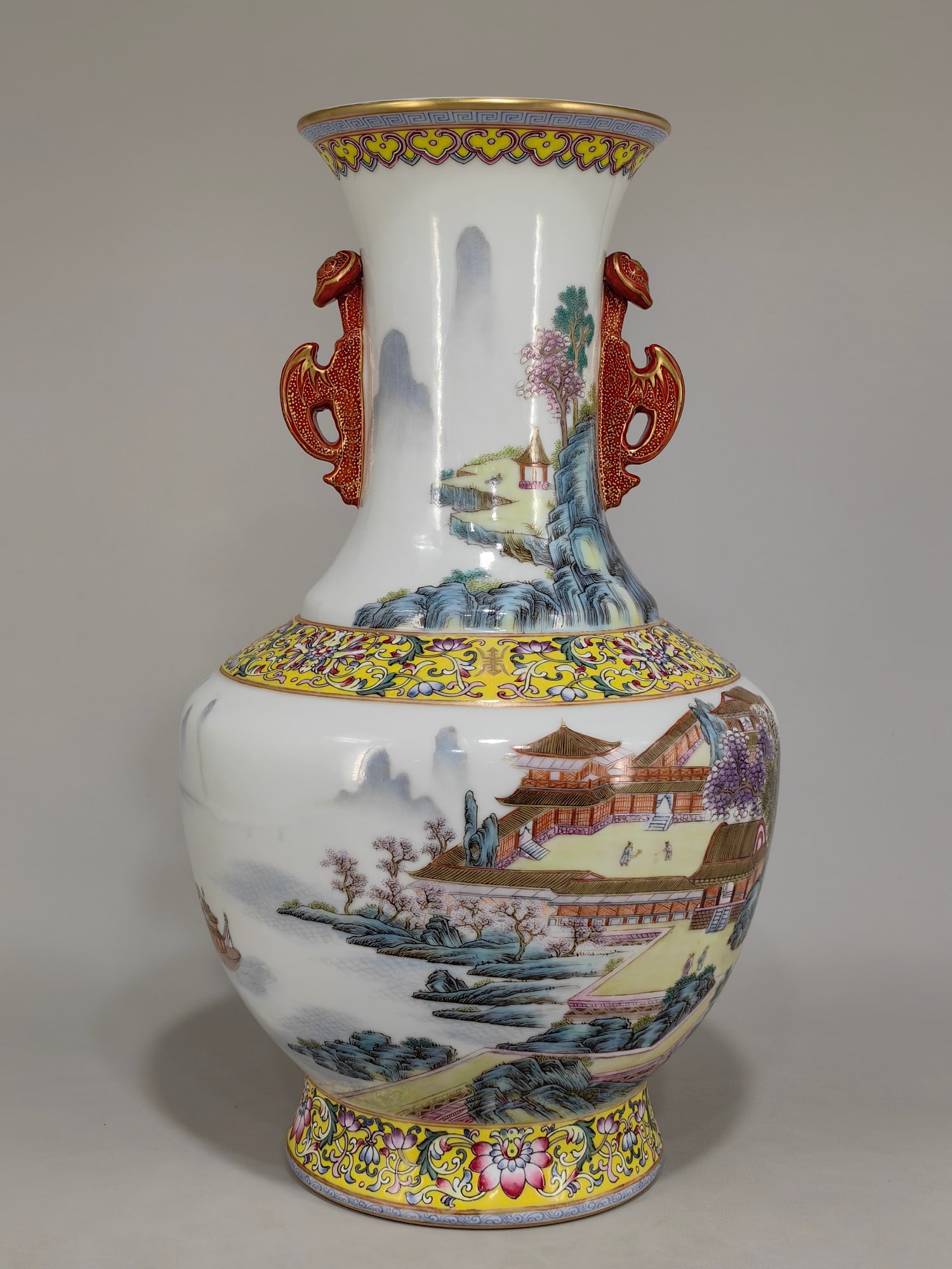 An Exquisite Famille-Rose Lotus Pattern Landscape Pattern Double-Ears Vase - 3