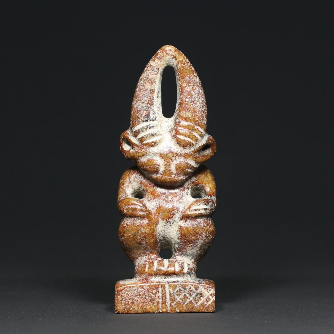 An Exquisite White Jade Figure Ornament: An Exquisite White Jade Figure Ornament Hong Shan Culture Size:15.2cmx5.7cmx3.5cm Weight:378.2g (The Dimensions Of All Batches Are Manually Measured.If You Need More Detailed Information, Please