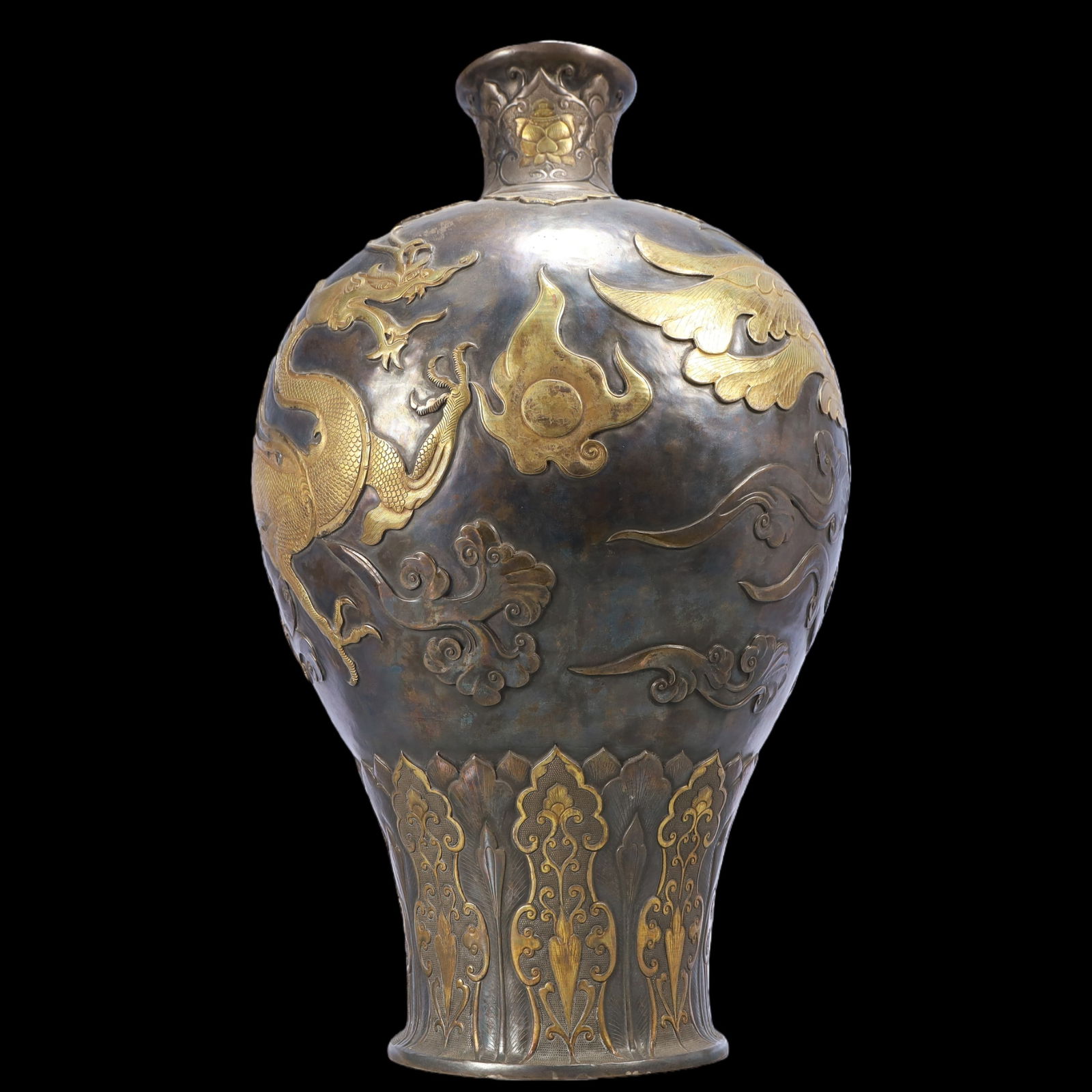 A Exquisite Gilt Silver Dragon and Phoenix Pattern Vase - 4