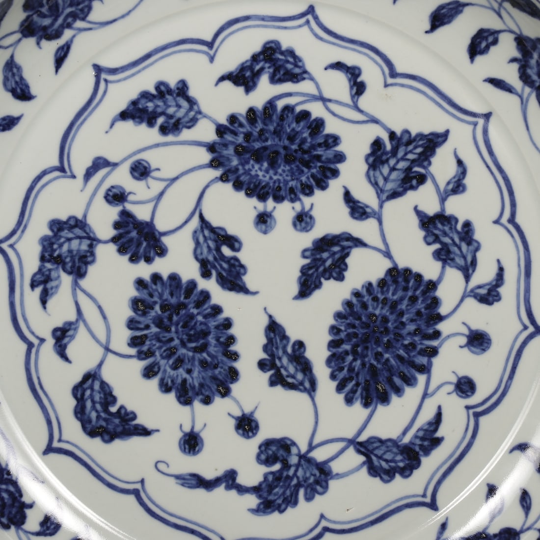 An Exquisite Blue and White Lotus Pattern Plate - 3