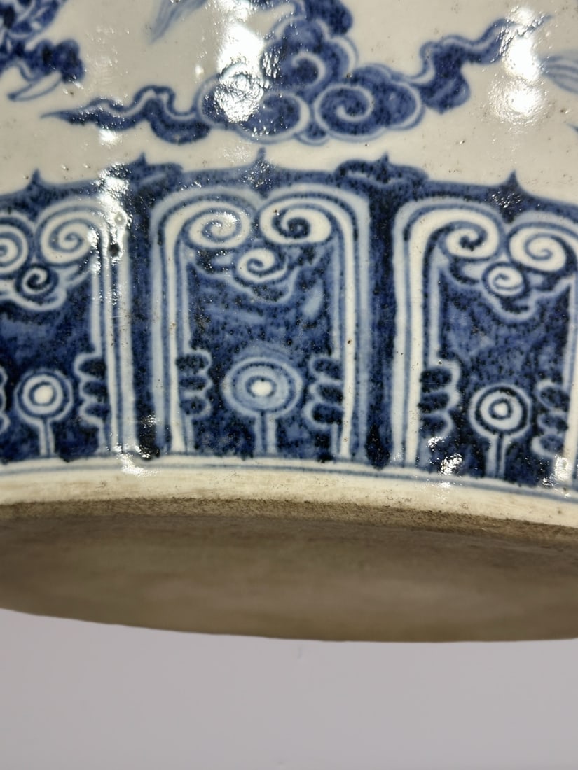 An Exquisite Blue and White Dragon Pattern Vat - 8