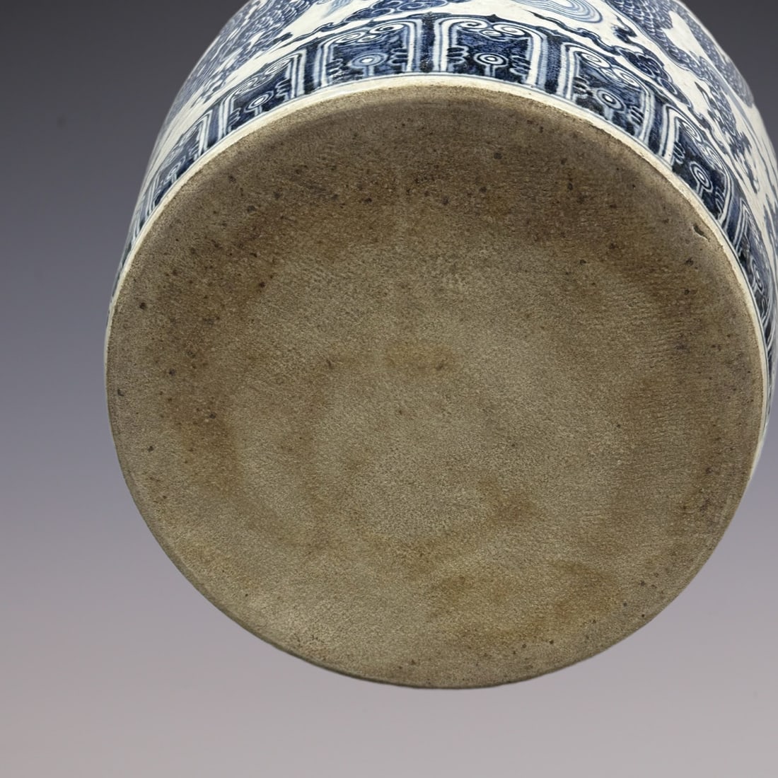 An Exquisite Blue and White Dragon Pattern Vat - 9