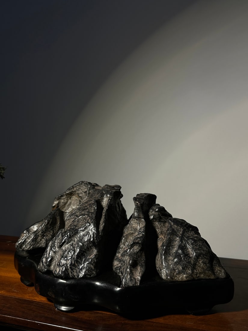 An Exquisite Rockery Ornament - 4