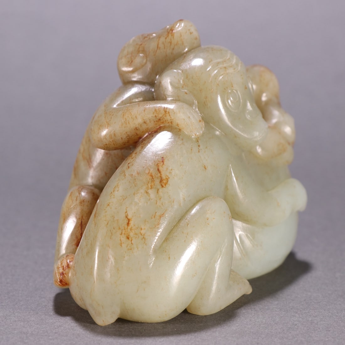 An Exquisite White Jade Monkey Ornament - 7