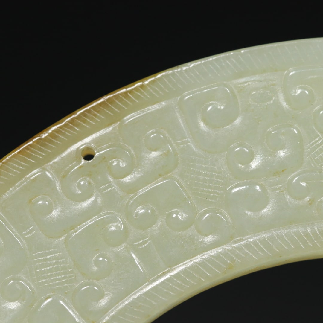 An Exquisite White Jade Dragon Pattern Pendant - 5