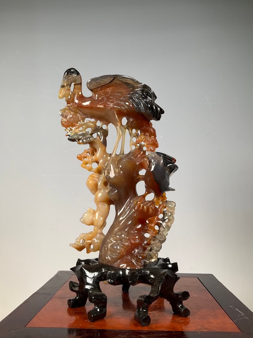 An Exquisite Agate Flower and Bird Pattern Ornament: An Exquisite Agate Flower and Bird Pattern Ornament the Republic of China Size:18cm Size:16cm Weight:363g (The Dimensions Of All Batches Are Manually Measured.If You Need More Detailed Information,
