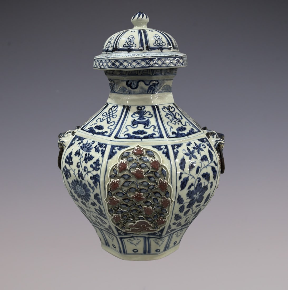 An Exquisite Blue and White Underglaze-Red Flower Pattern Double-Ears Jar: An Exquisite Blue and White Underglaze-Red Flower Pattern Double-Ears Jar Yuan Dynasty, China Size:47cm (The Dimensions Of All Batches Are Manually Measured.If You Need More Detailed Information,