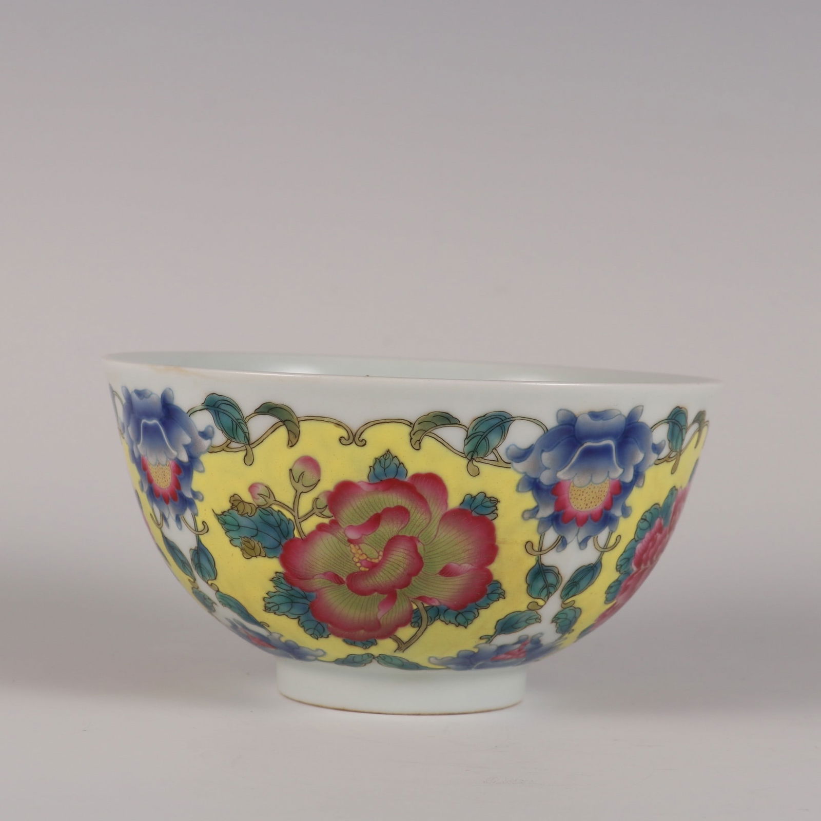 An Exquisite Enamel Flower Pattern Bowl - 3